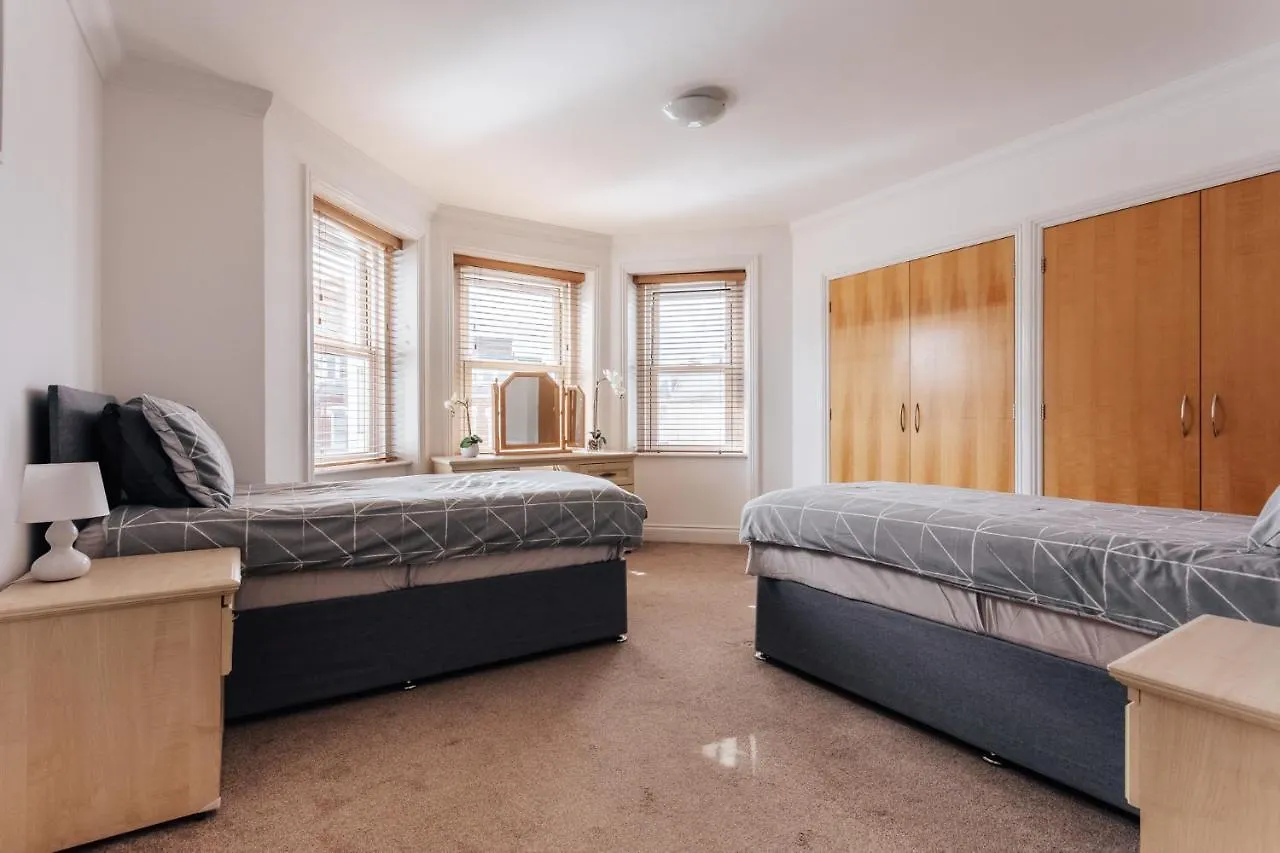Top Quality Beach Front Apartment Sleep Up To 7 Guests Bournemouth